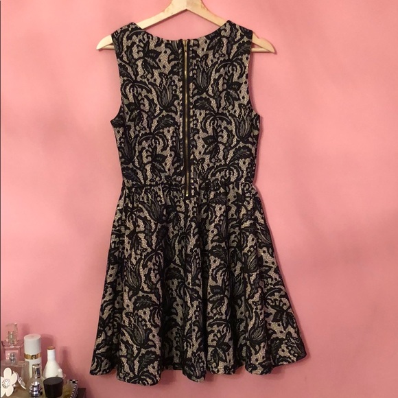 Black and cream lace dress - Picture 2 of 2